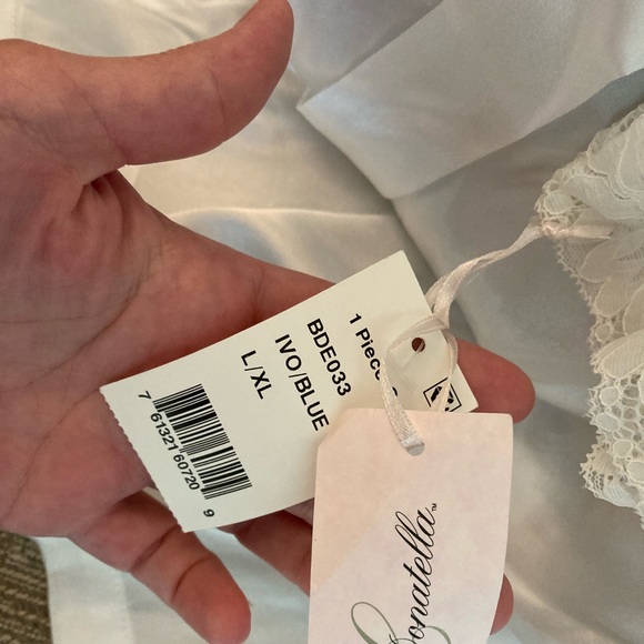 Bride Robe Bundle - One Size Fits Most - Picture 14 of 16